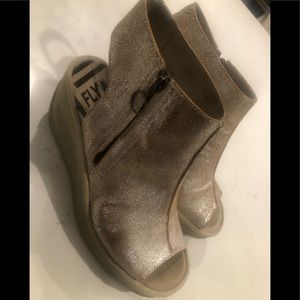 Fly London Jape leather wedge sandals